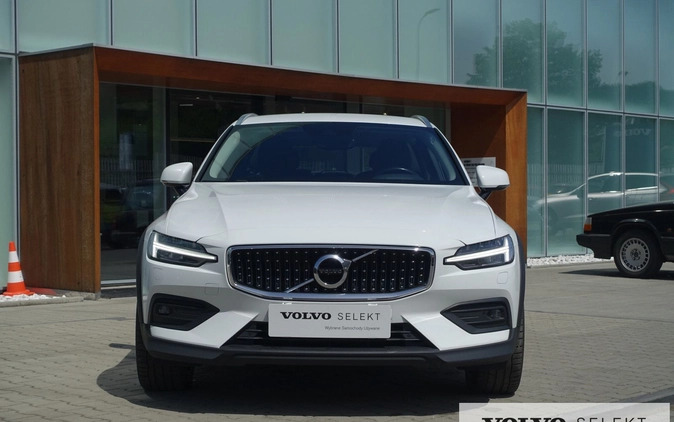 Volvo V60 Cross Country cena 149900 przebieg: 135284, rok produkcji 2020 z Kolonowskie małe 631